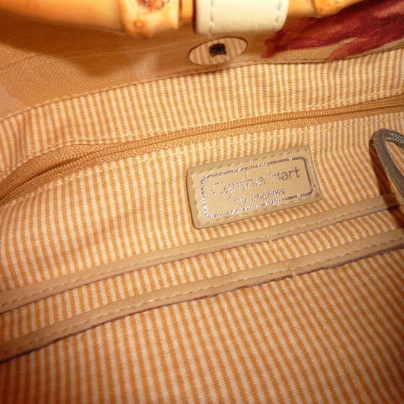 Handbag - Picture 3 of 4